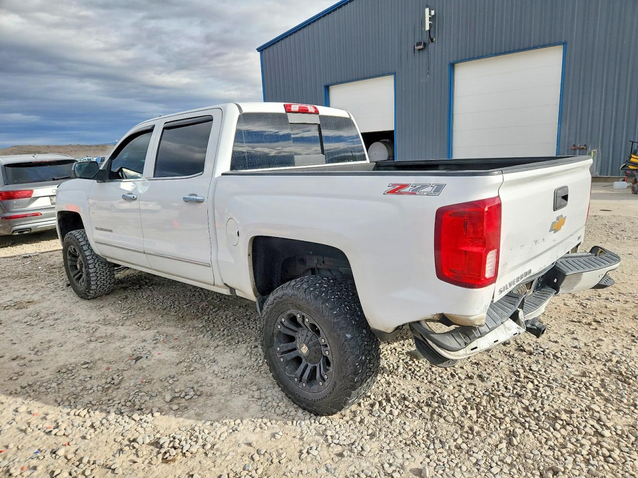 2017 CHEVROLET SILVERADO K1500 LTZ photo 2
