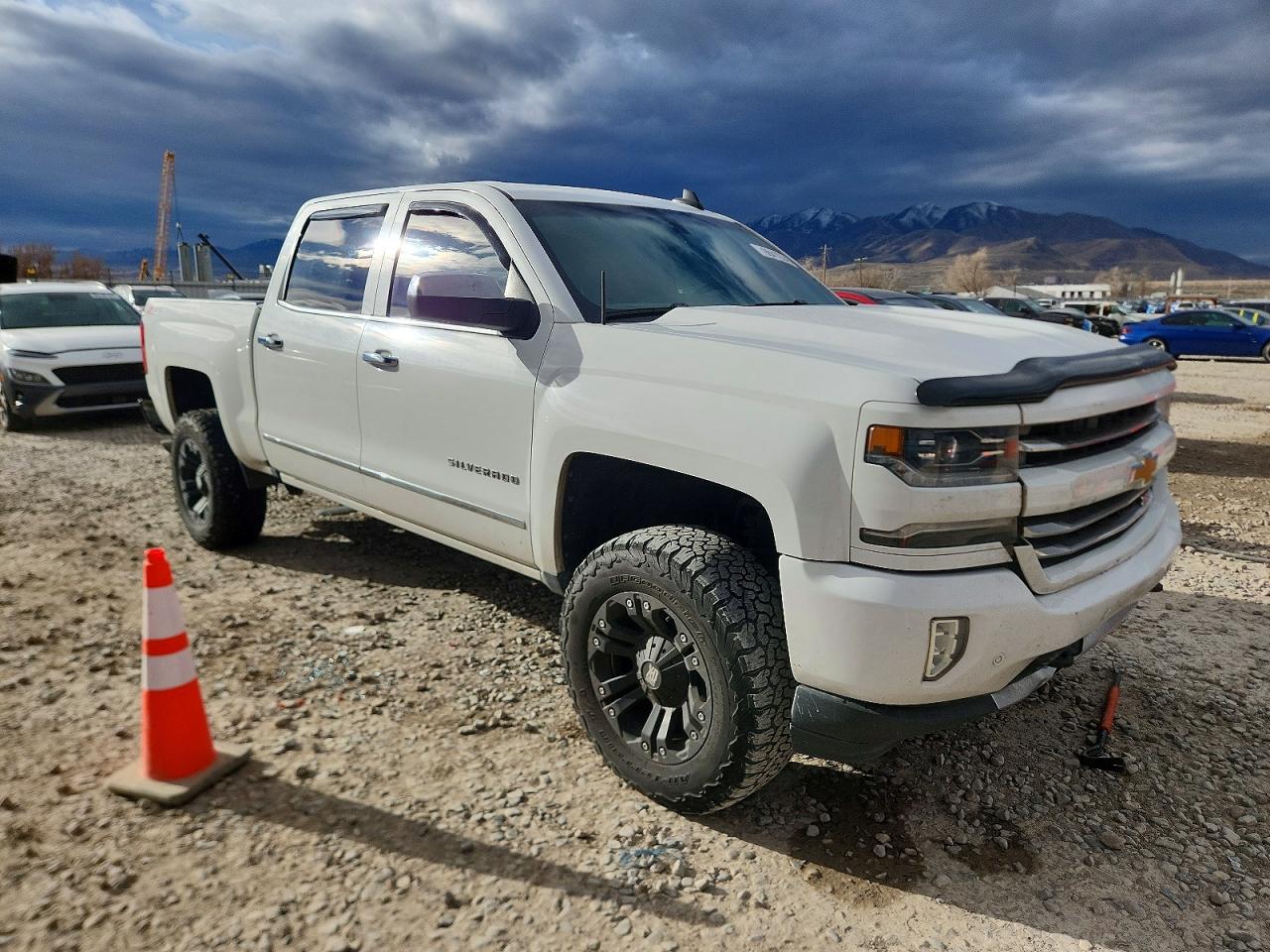 2017 CHEVROLET SILVERADO K1500 LTZ photo 4