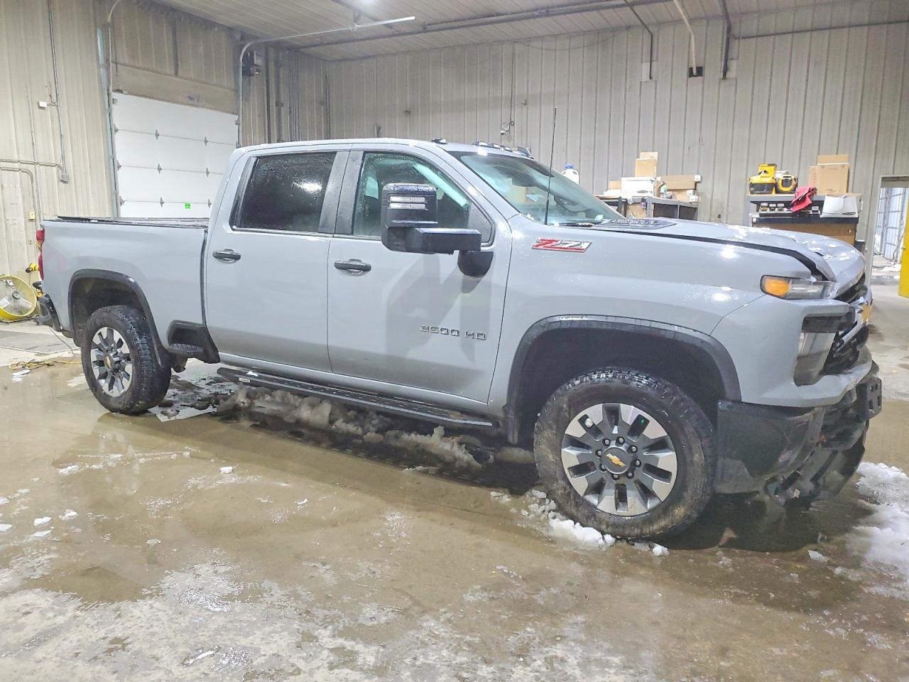 2025 CHEVROLET SILVERADO K2500 CUSTOM photo 4