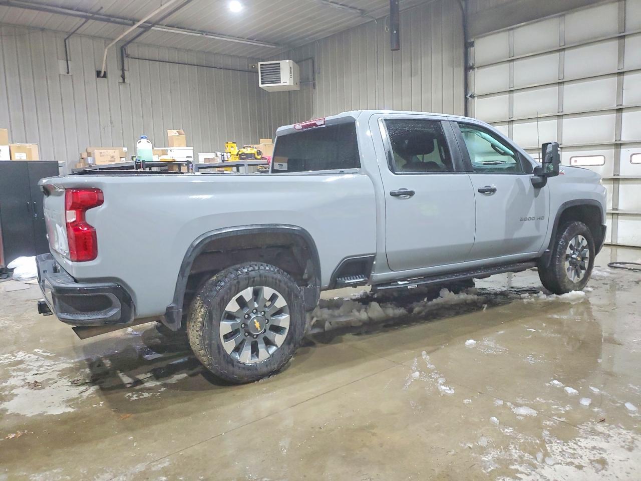 2025 CHEVROLET SILVERADO K2500 CUSTOM photo 3