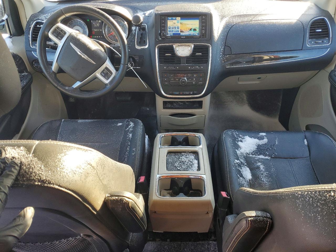 2012 CHRYSLER TOWN & COUNTRY TOURING photo 8
