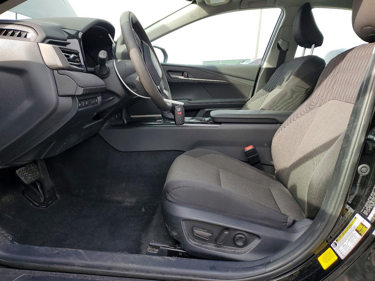 2025 TOYOTA CAMRY XSE photo 7