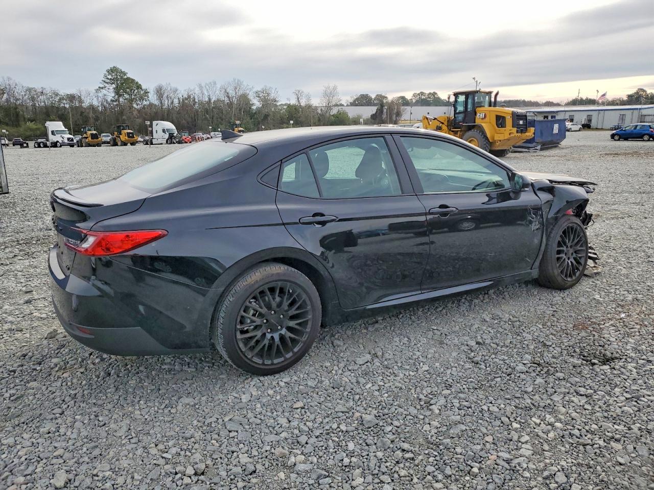 2025 TOYOTA CAMRY XSE photo 3