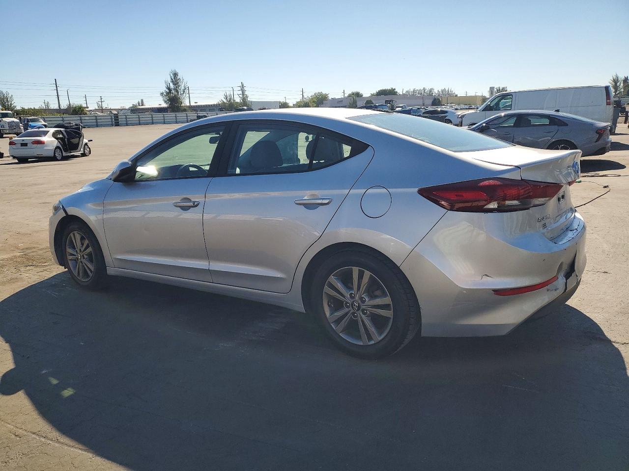2018 HYUNDAI ELANTRA SEL photo 2
