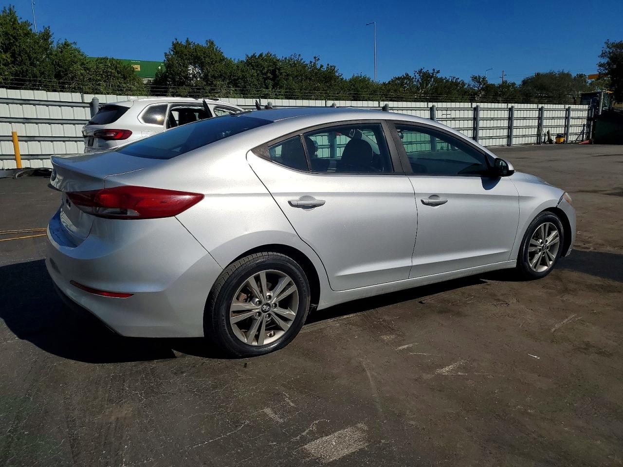 2018 HYUNDAI ELANTRA SEL photo 3