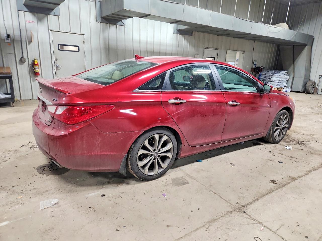 2013 HYUNDAI SONATA SE photo 3