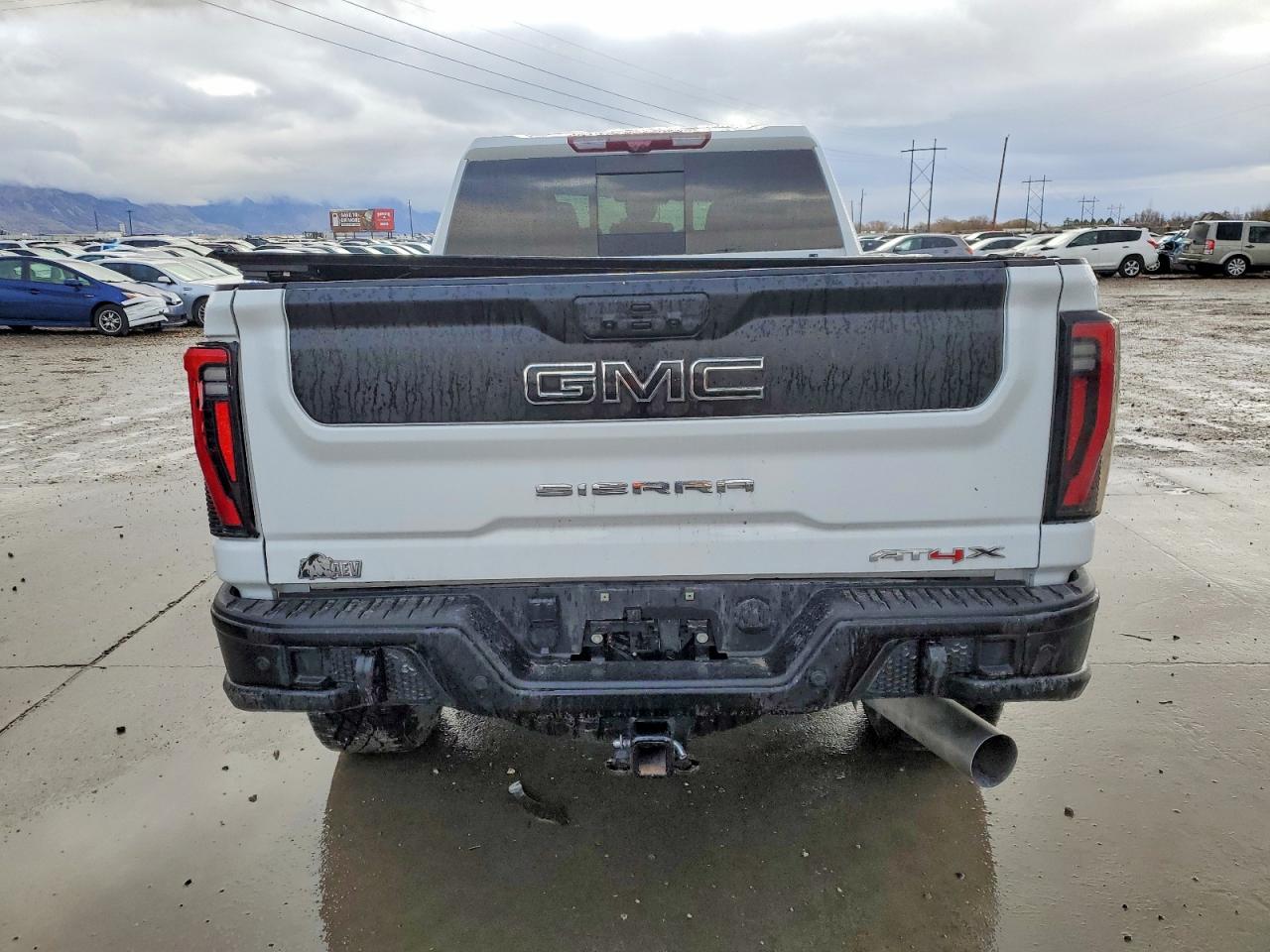 2025 GMC SIERRA K2500 AT4X photo 6