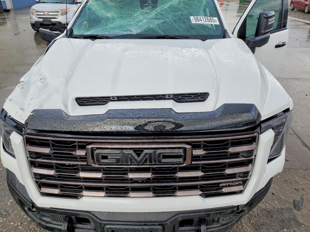 2025 GMC SIERRA K2500 AT4X photo 11