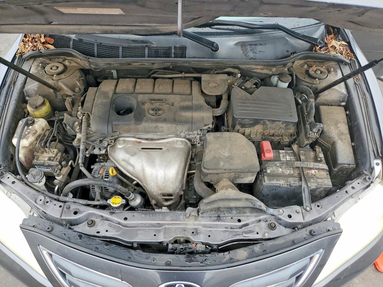 2011 TOYOTA CAMRY XLE photo 11