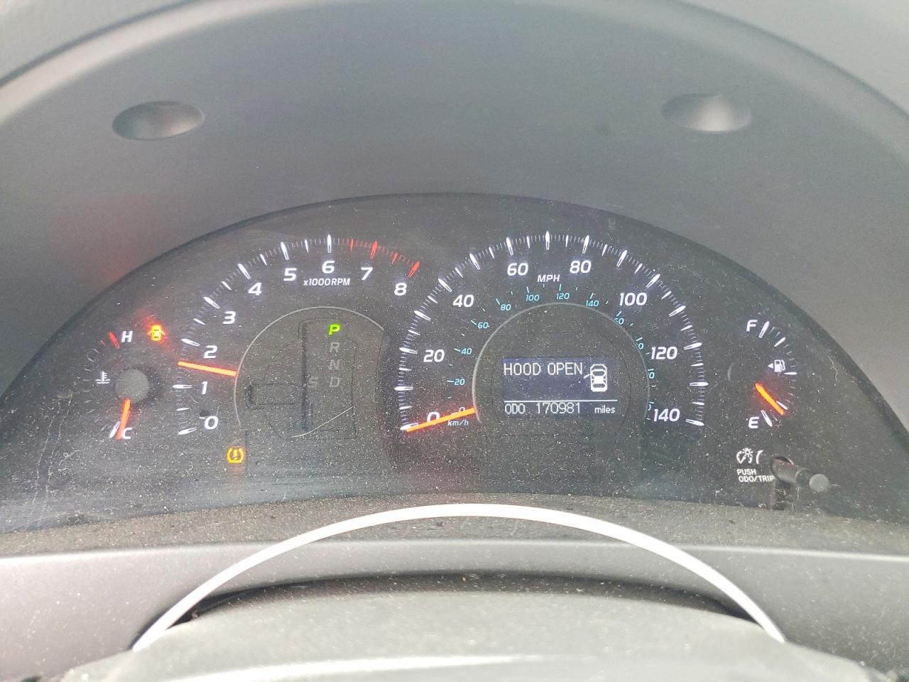 2011 TOYOTA CAMRY XLE photo 9