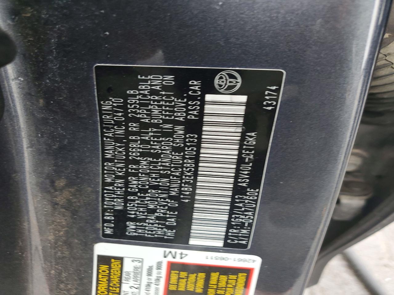 2011 TOYOTA CAMRY XLE photo 12