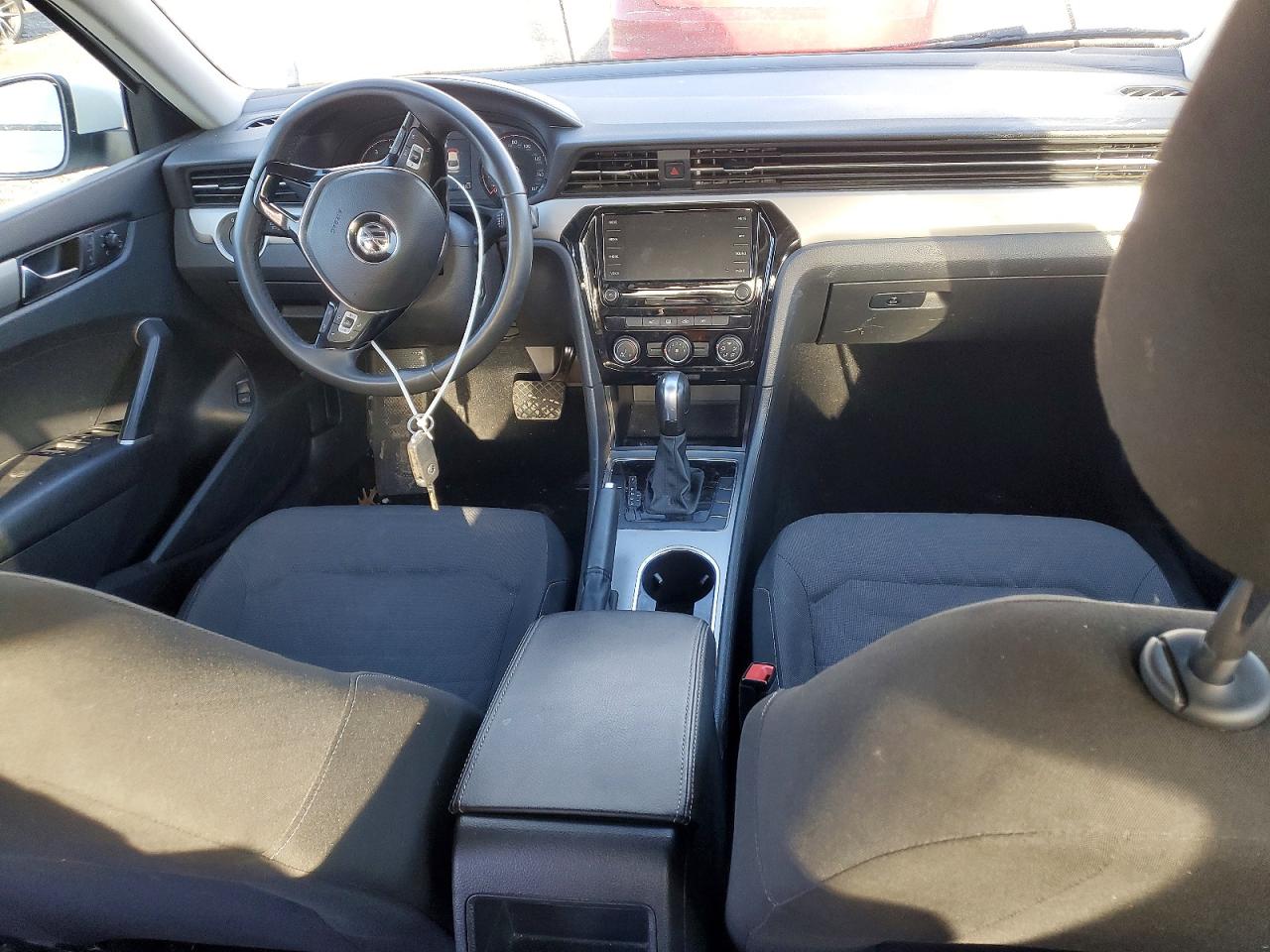 2021 VOLKSWAGEN PASSAT S photo 8