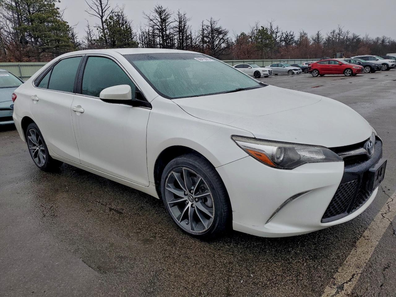 2017 TOYOTA CAMRY LE photo 4