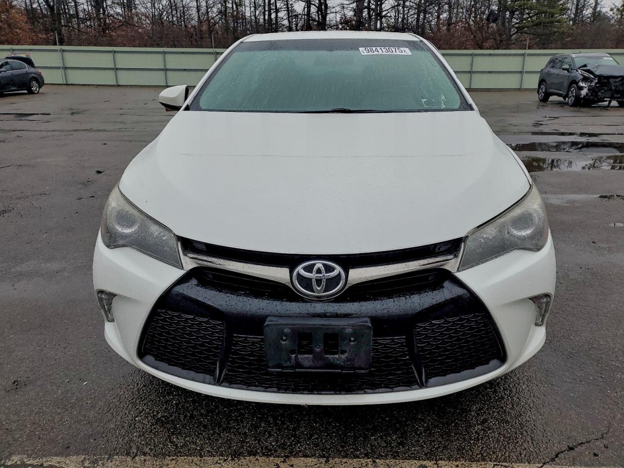 2017 TOYOTA CAMRY LE photo 5