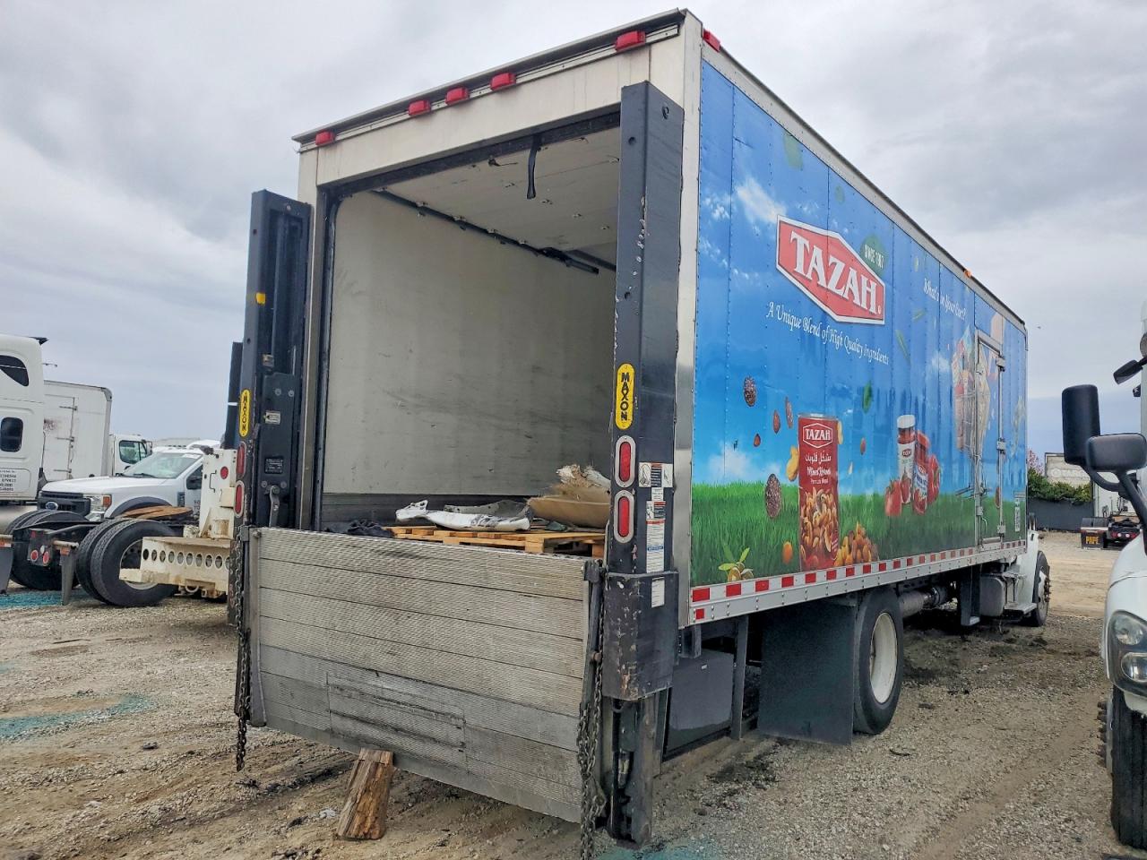 2016 FREIGHTLINER BUSINESS CLASS M2 REFRIGERATED BOX TRUCK photo 3