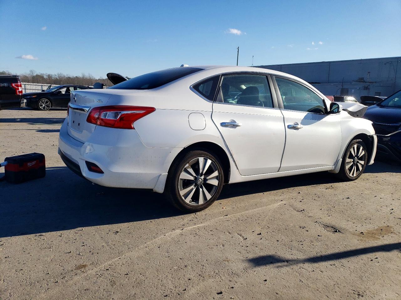 2019 NISSAN SENTRA S photo 3