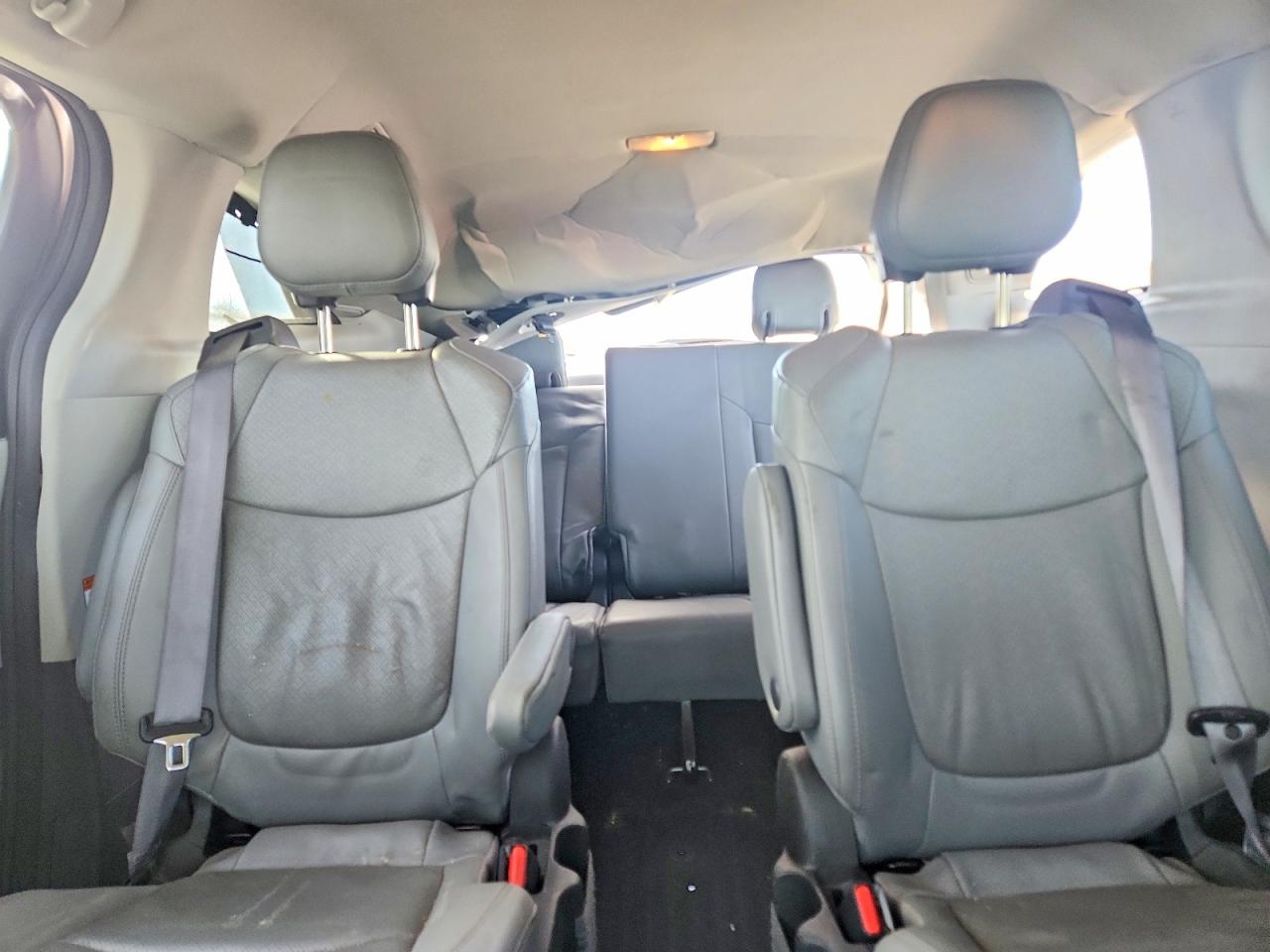 2022 TOYOTA SIENNA LIMITED photo 10