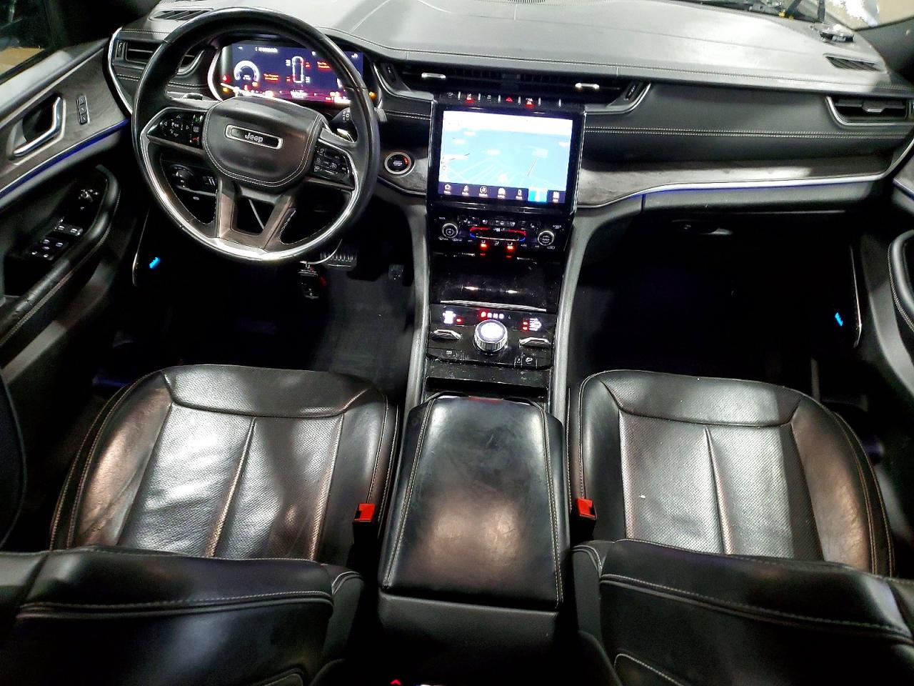2022 JEEP GRAND CHEROKEE L OVERLAND photo 8