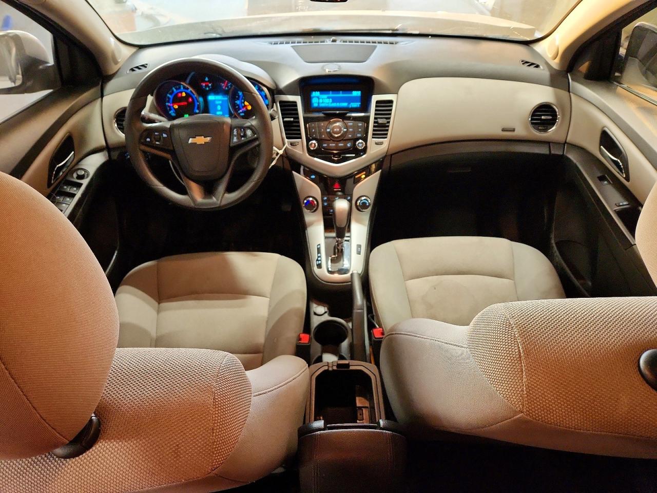 2016 CHEVROLET CRUZE LIMITED LT photo 8