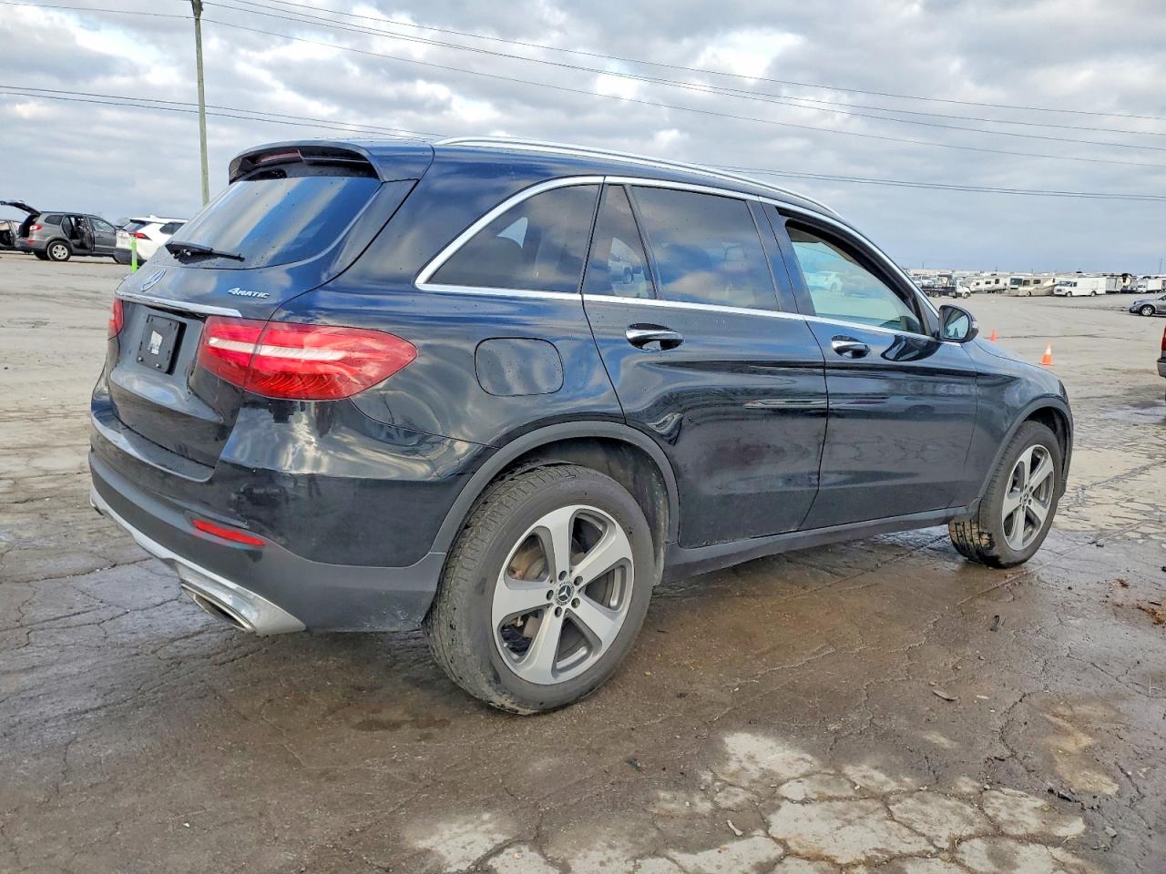 2018 MERCEDES-BENZ GLC 300 4MATIC photo 3
