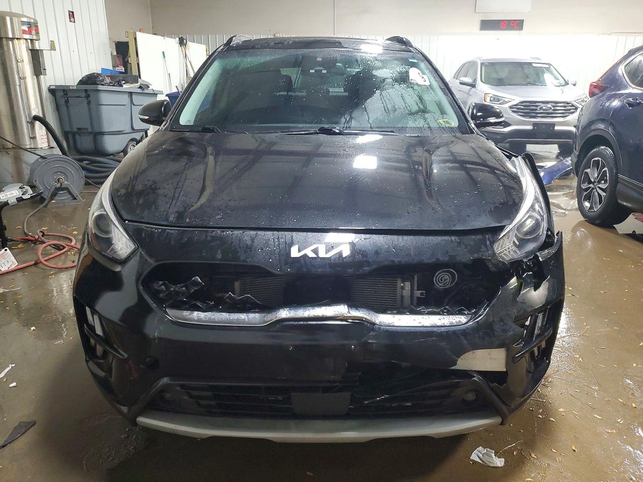 2022 KIA NIRO TOURING SPECIAL EDITION photo 5