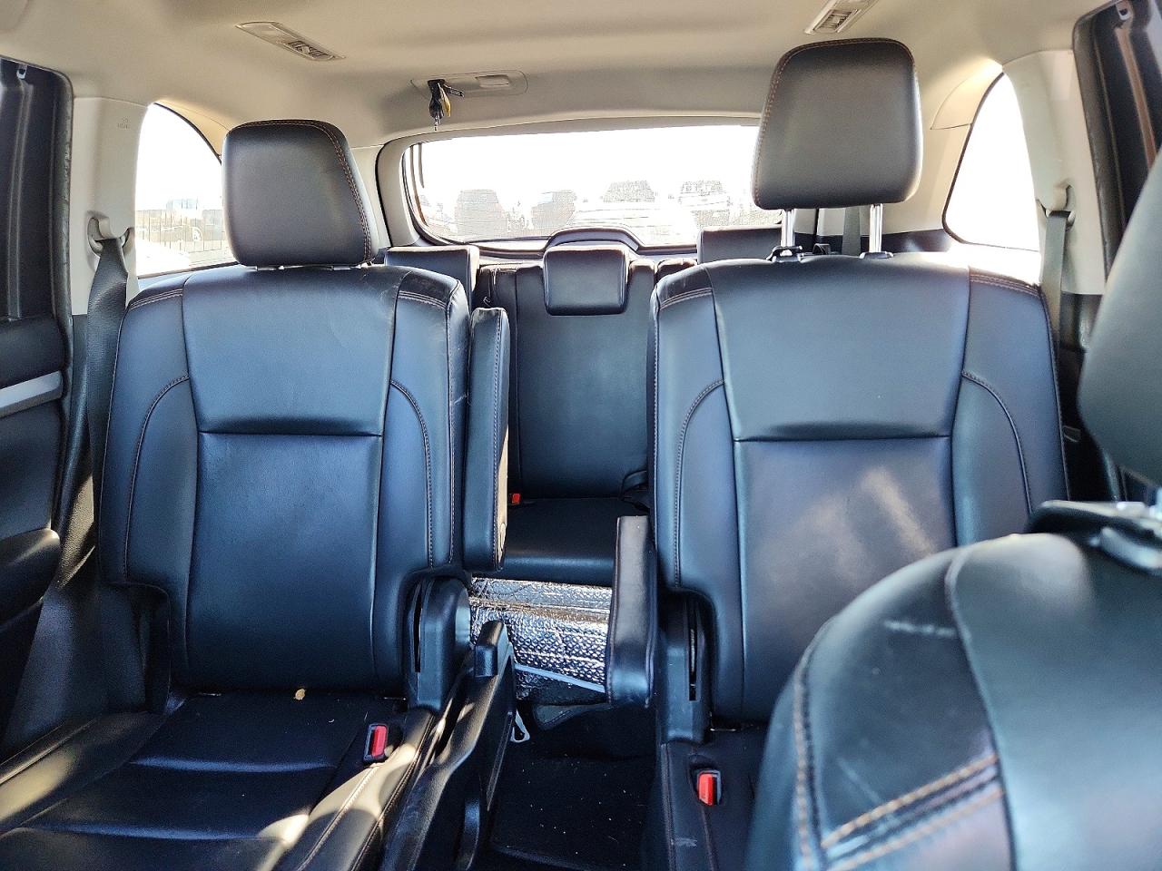 2019 TOYOTA HIGHLANDER SE photo 10