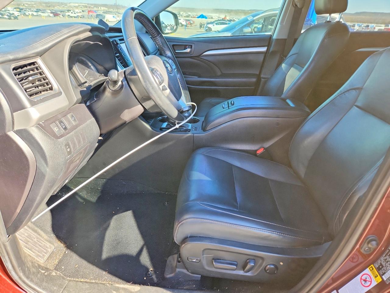 2019 TOYOTA HIGHLANDER SE photo 7