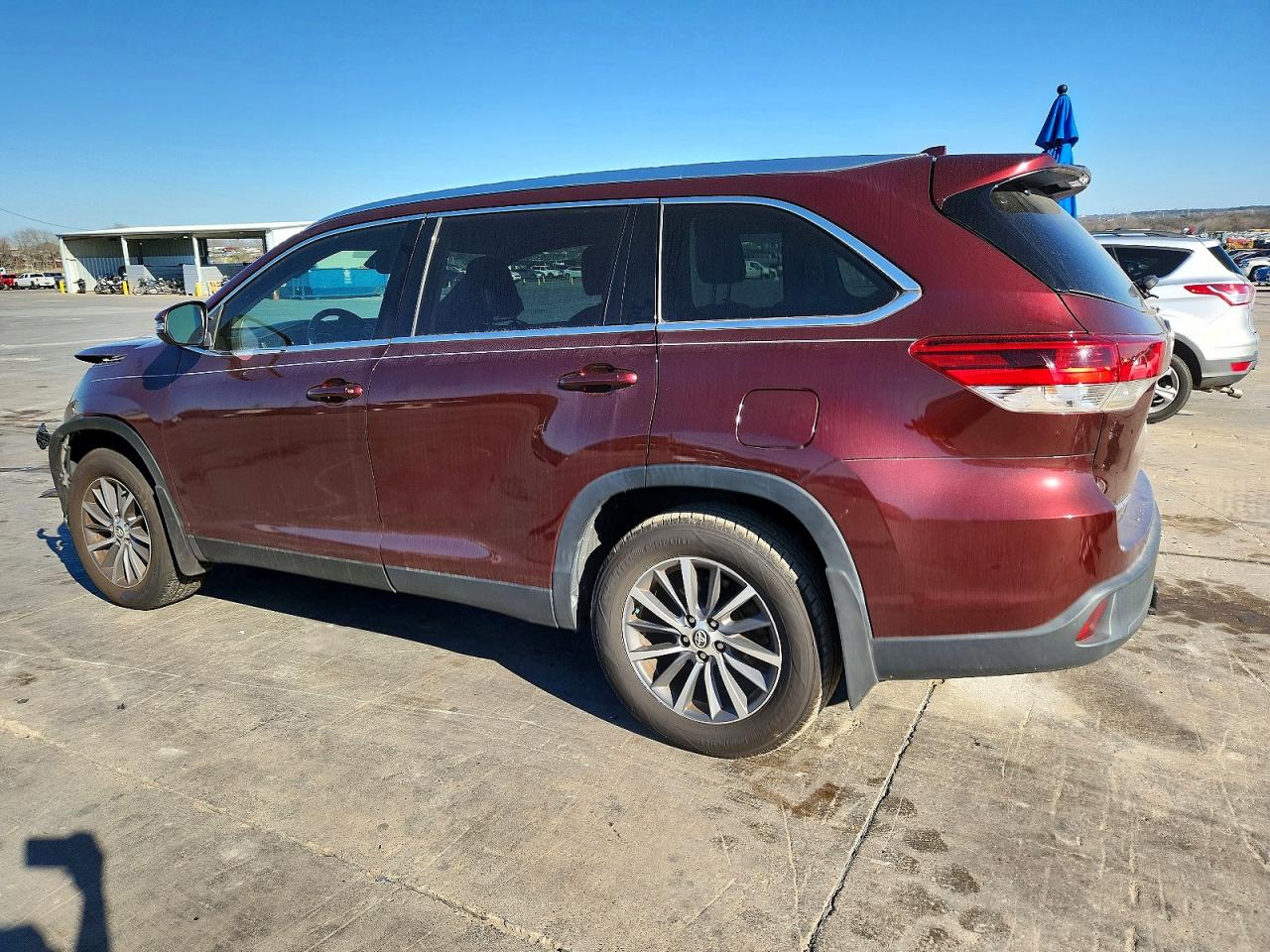 2019 TOYOTA HIGHLANDER SE photo 2