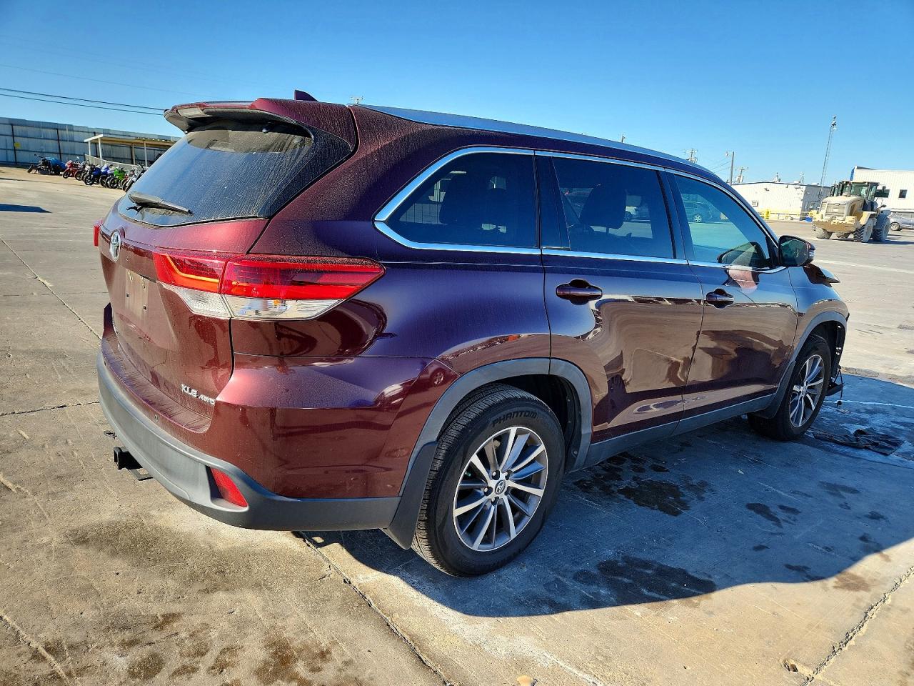 2019 TOYOTA HIGHLANDER SE photo 3