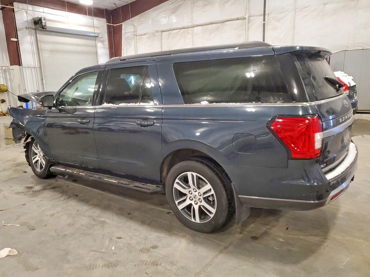 2024 FORD EXPEDITION MAX XLT photo 2