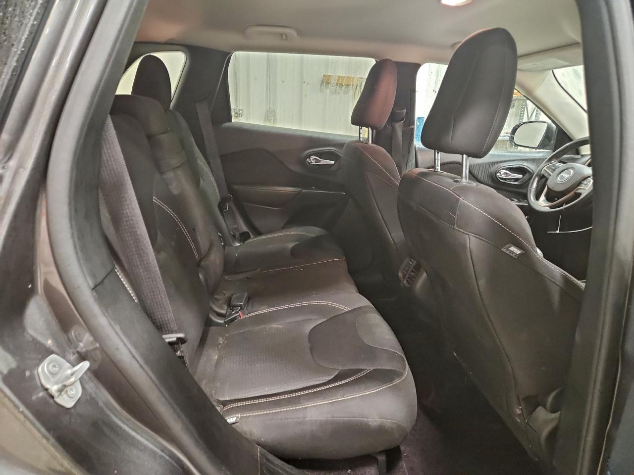 2016 JEEP CHEROKEE LATITUDE photo 21