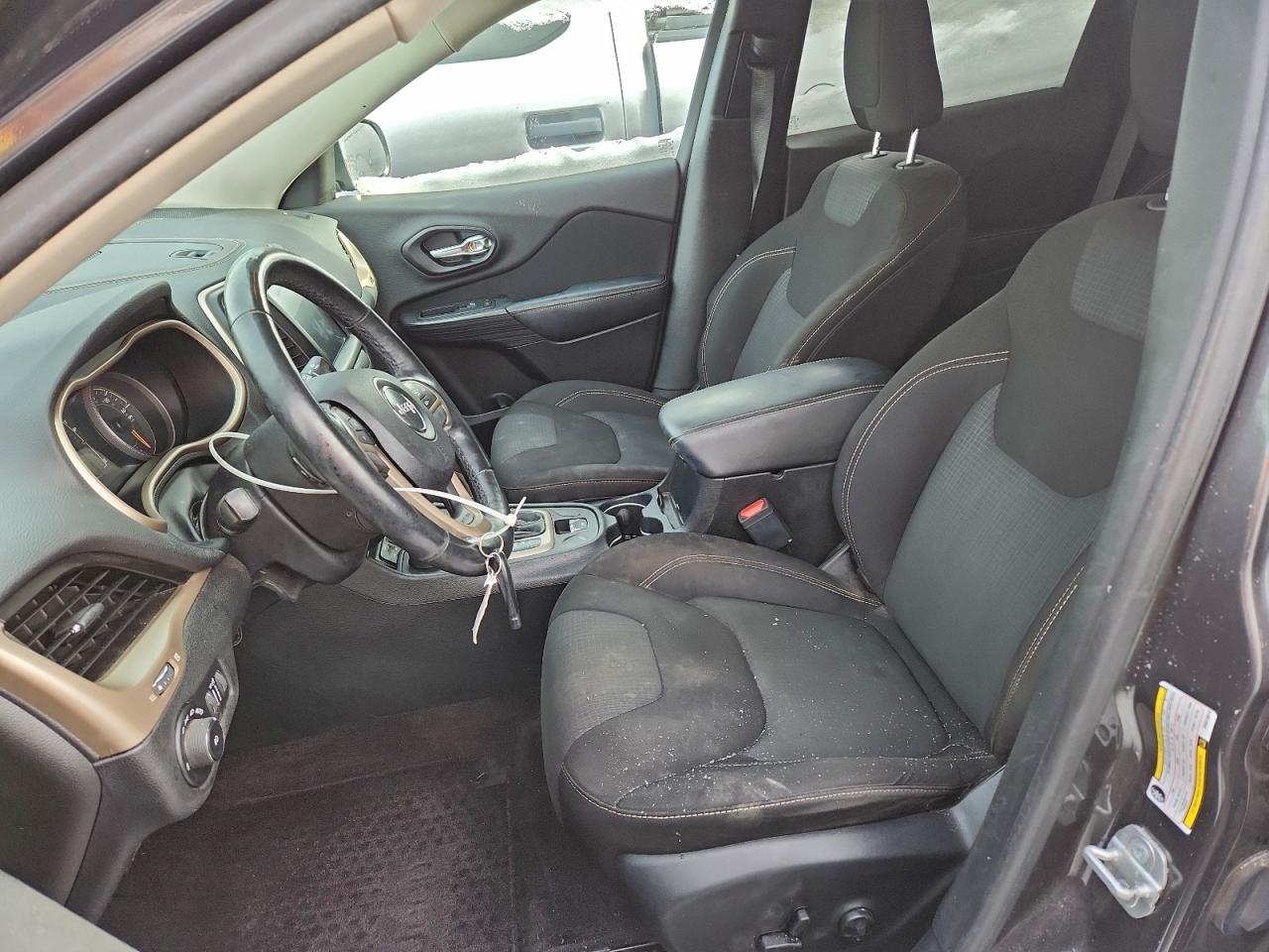2016 JEEP CHEROKEE LATITUDE photo 13