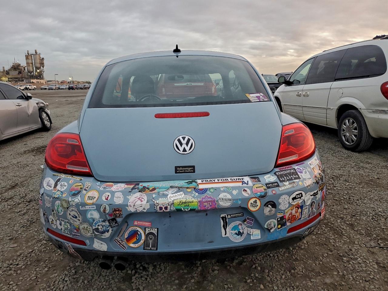 2013 VOLKSWAGEN BEETLE photo 11