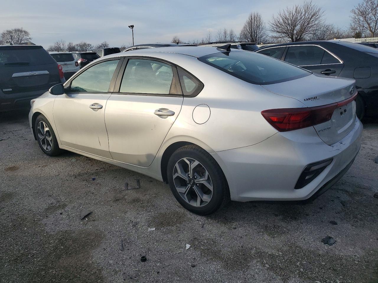 2021 KIA FORTE FE photo 2