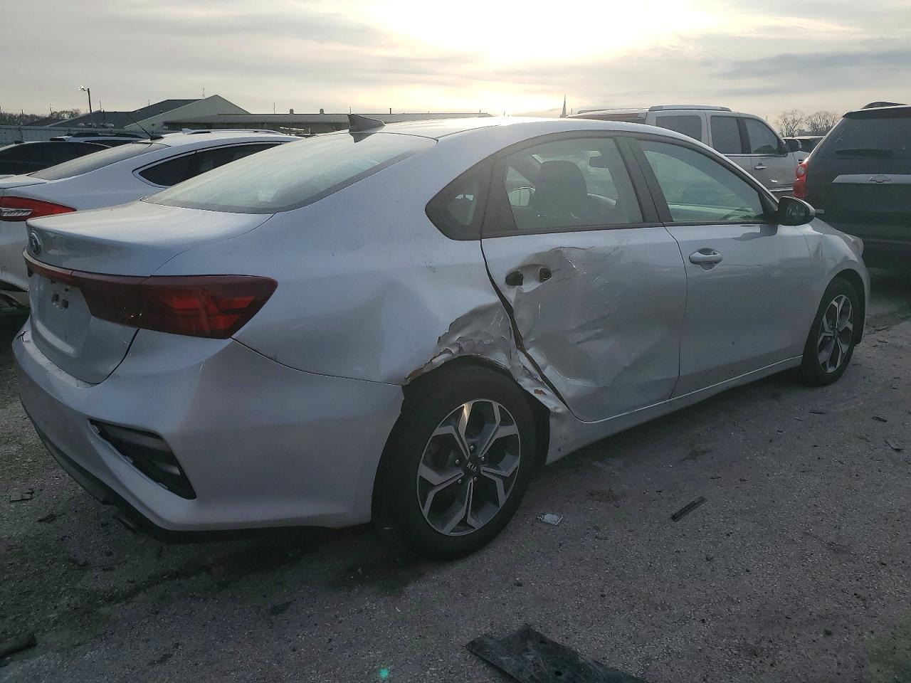 2021 KIA FORTE FE photo 3