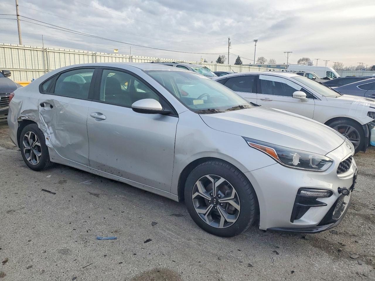 2021 KIA FORTE FE photo 4