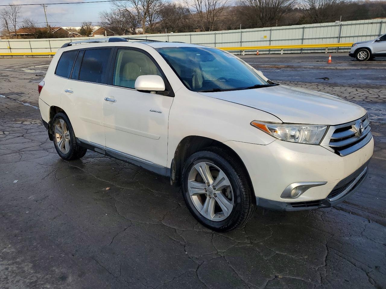 2011 TOYOTA HIGHLANDER LIMITED photo 4