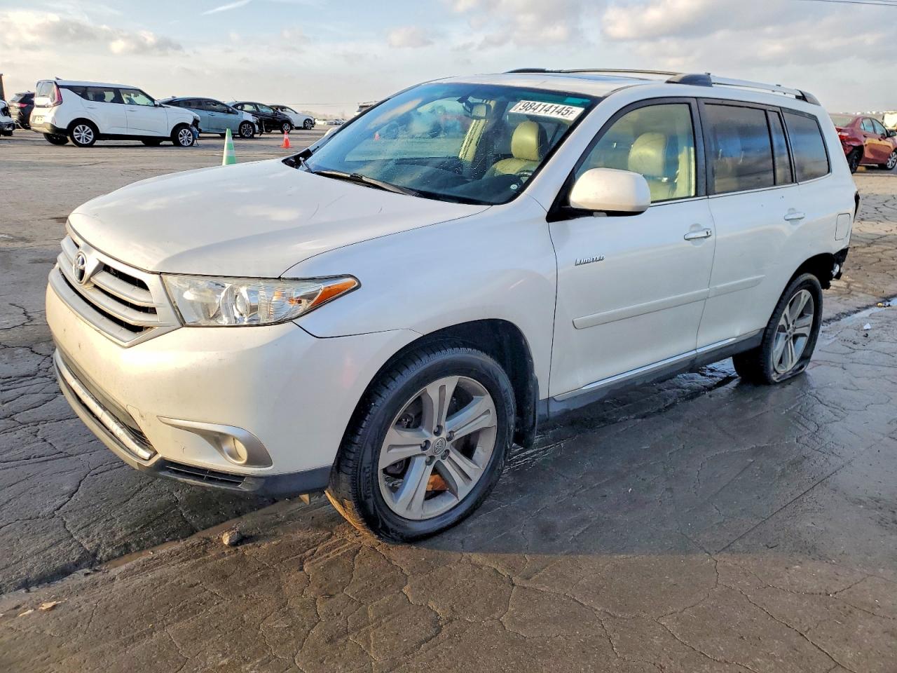 2011 TOYOTA HIGHLANDER