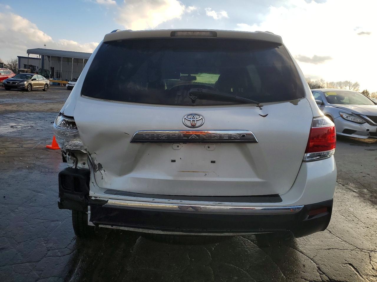 2011 TOYOTA HIGHLANDER LIMITED photo 6
