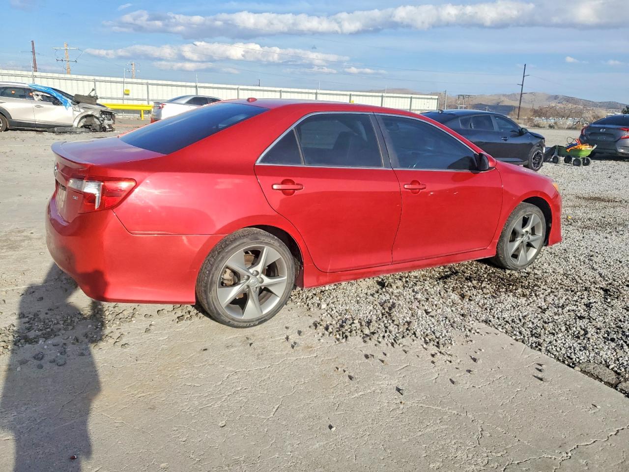 2014 TOYOTA CAMRY L photo 3
