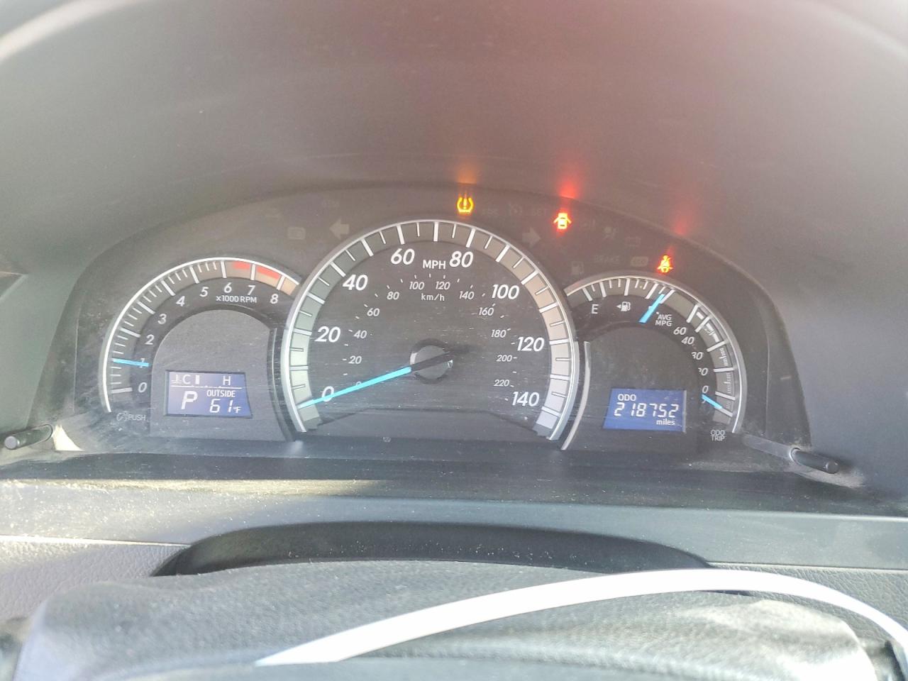 2014 TOYOTA CAMRY L photo 9