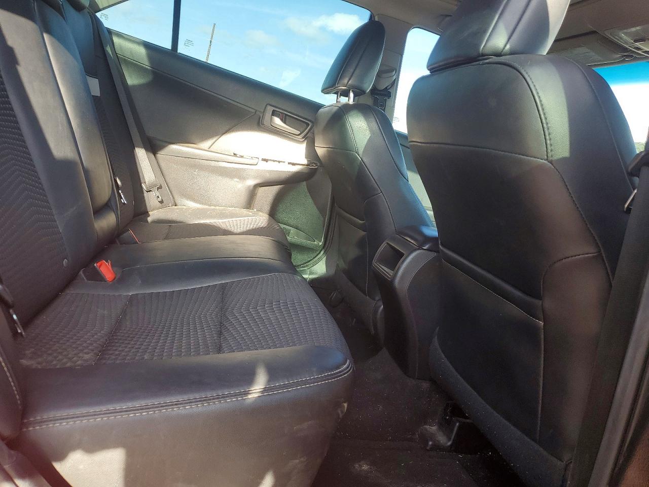 2014 TOYOTA CAMRY L photo 10