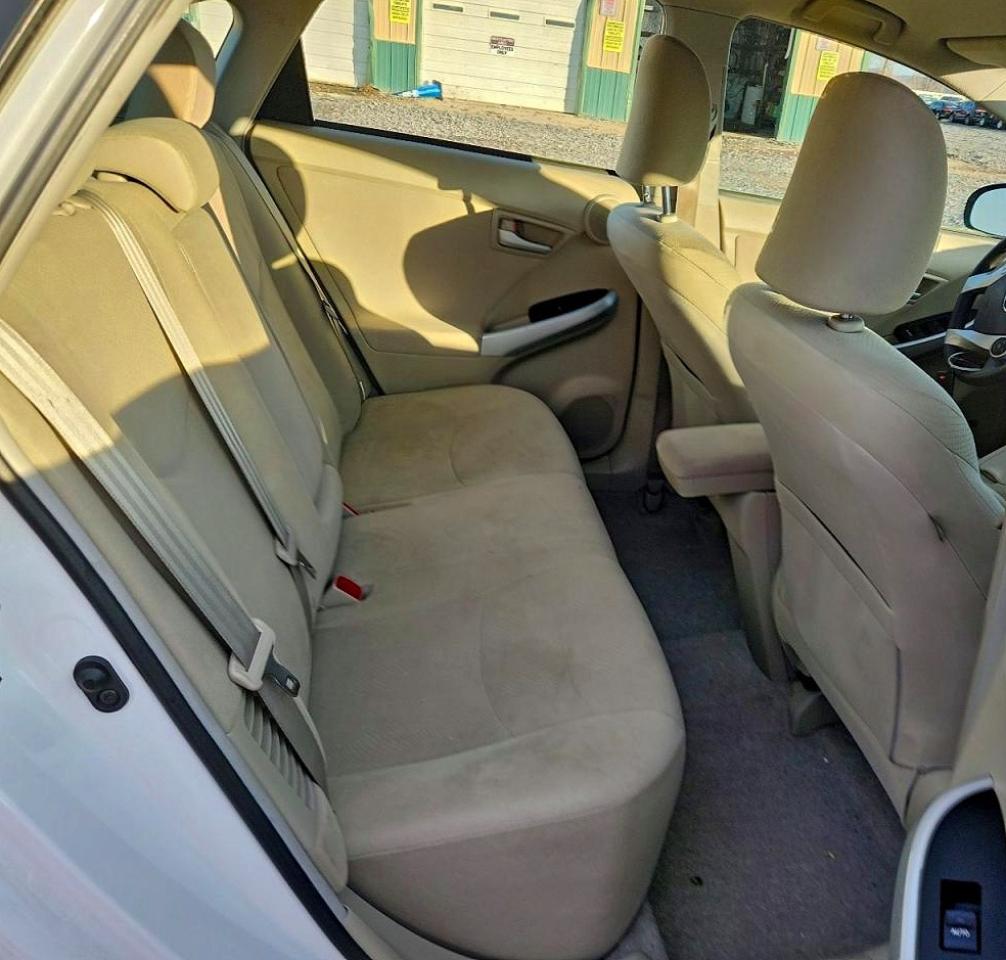 2011 TOYOTA PRIUS photo 10