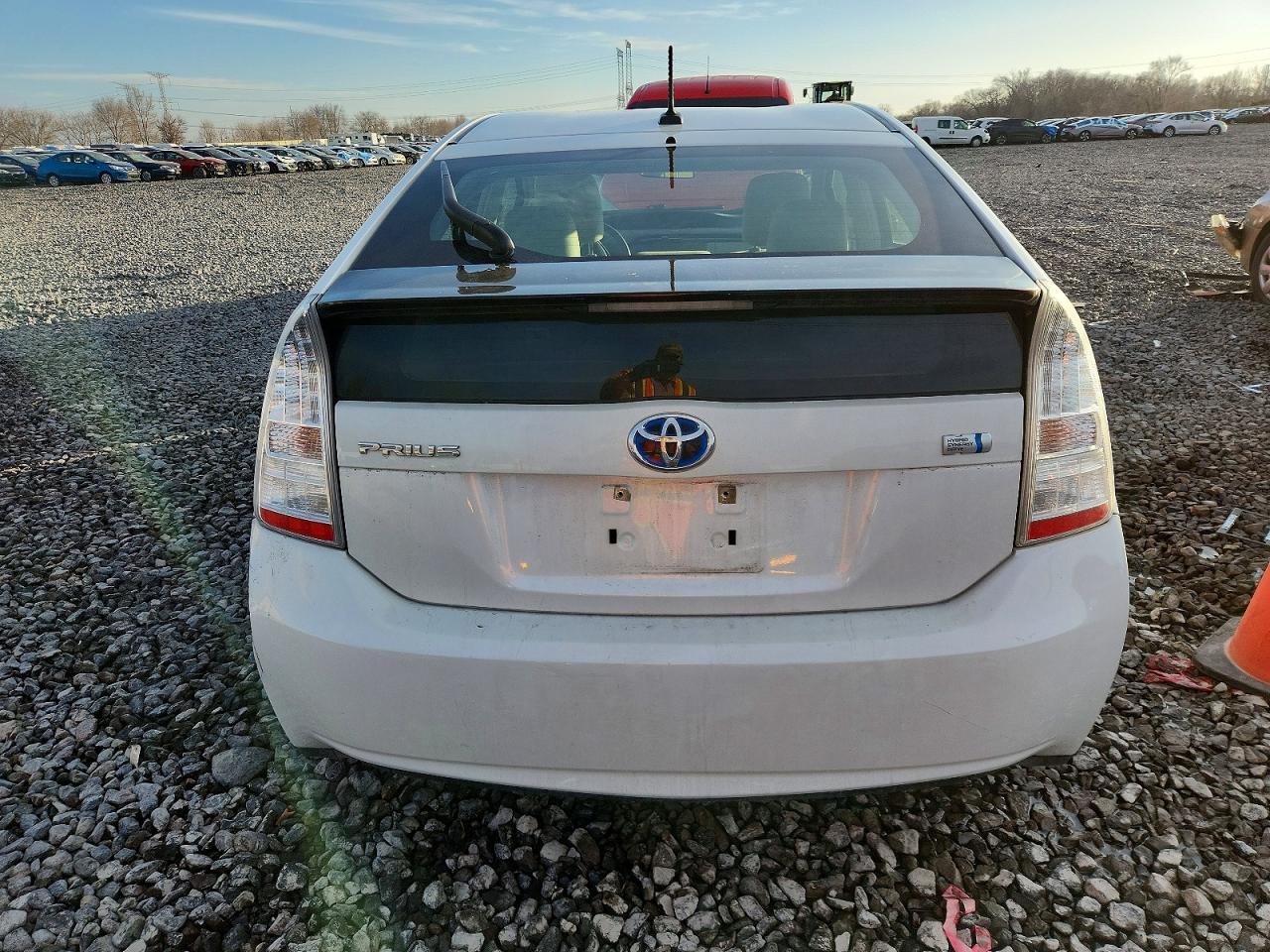 2011 TOYOTA PRIUS photo 6