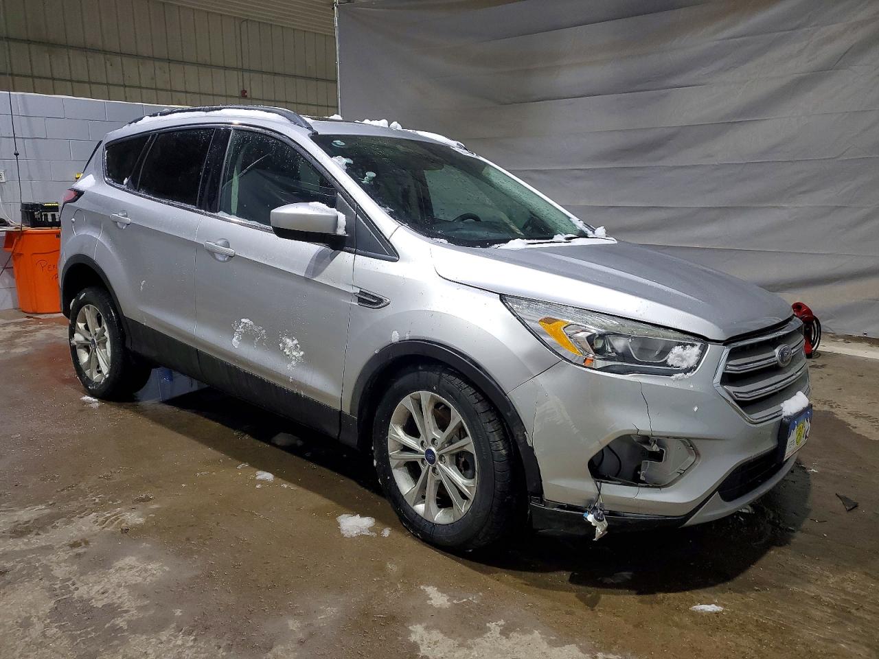 2017 FORD ESCAPE SE photo 4