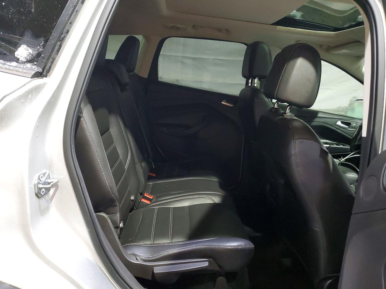 2017 FORD ESCAPE SE photo 11