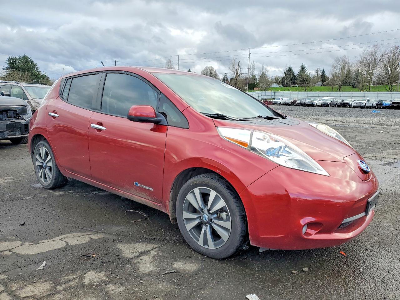 2014 NISSAN LEAF S photo 4