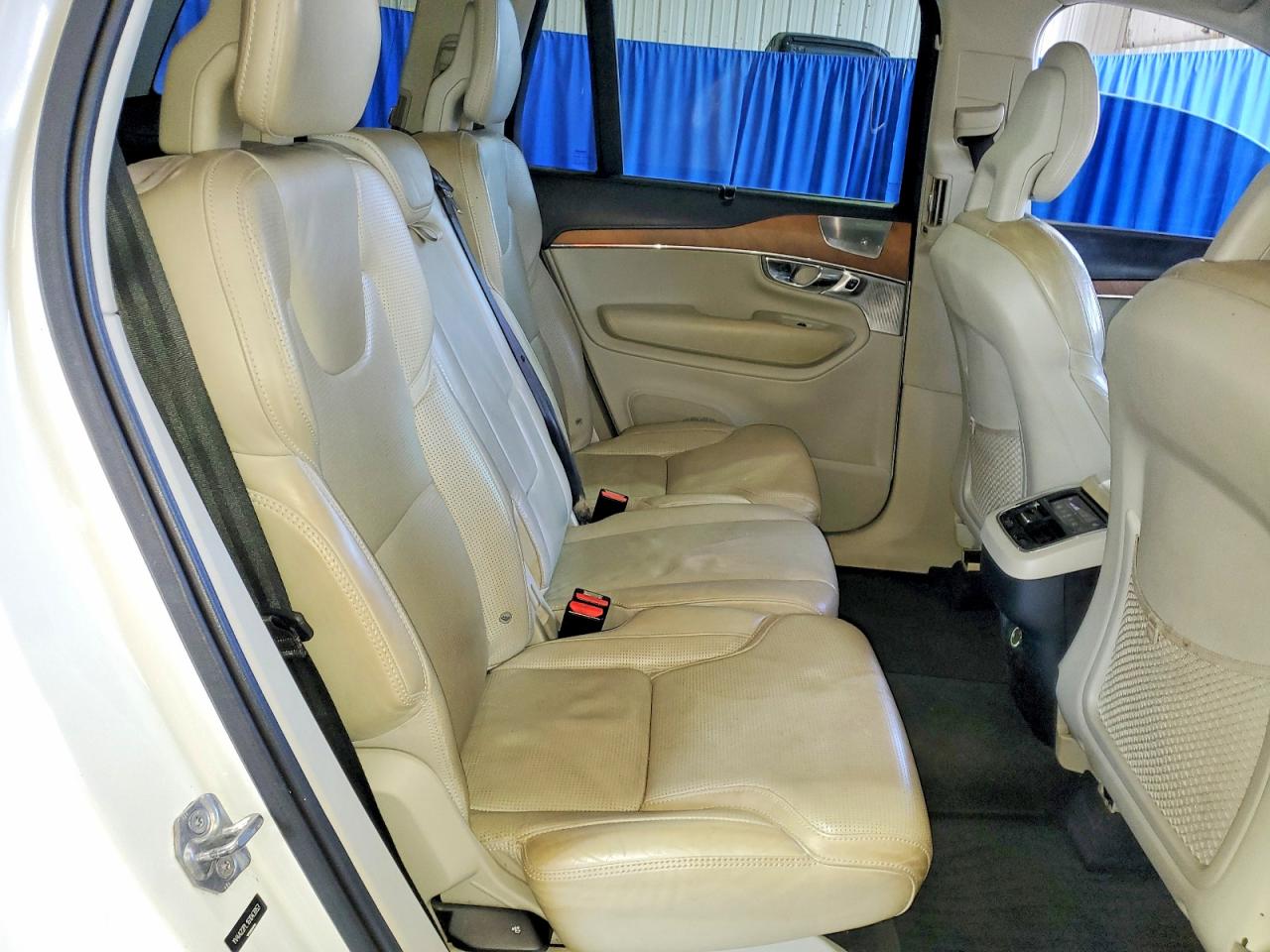 2016 VOLVO XC90 T6 photo 11