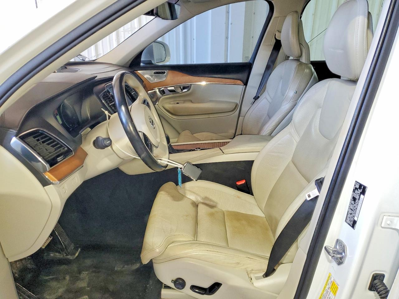 2016 VOLVO XC90 T6 photo 7