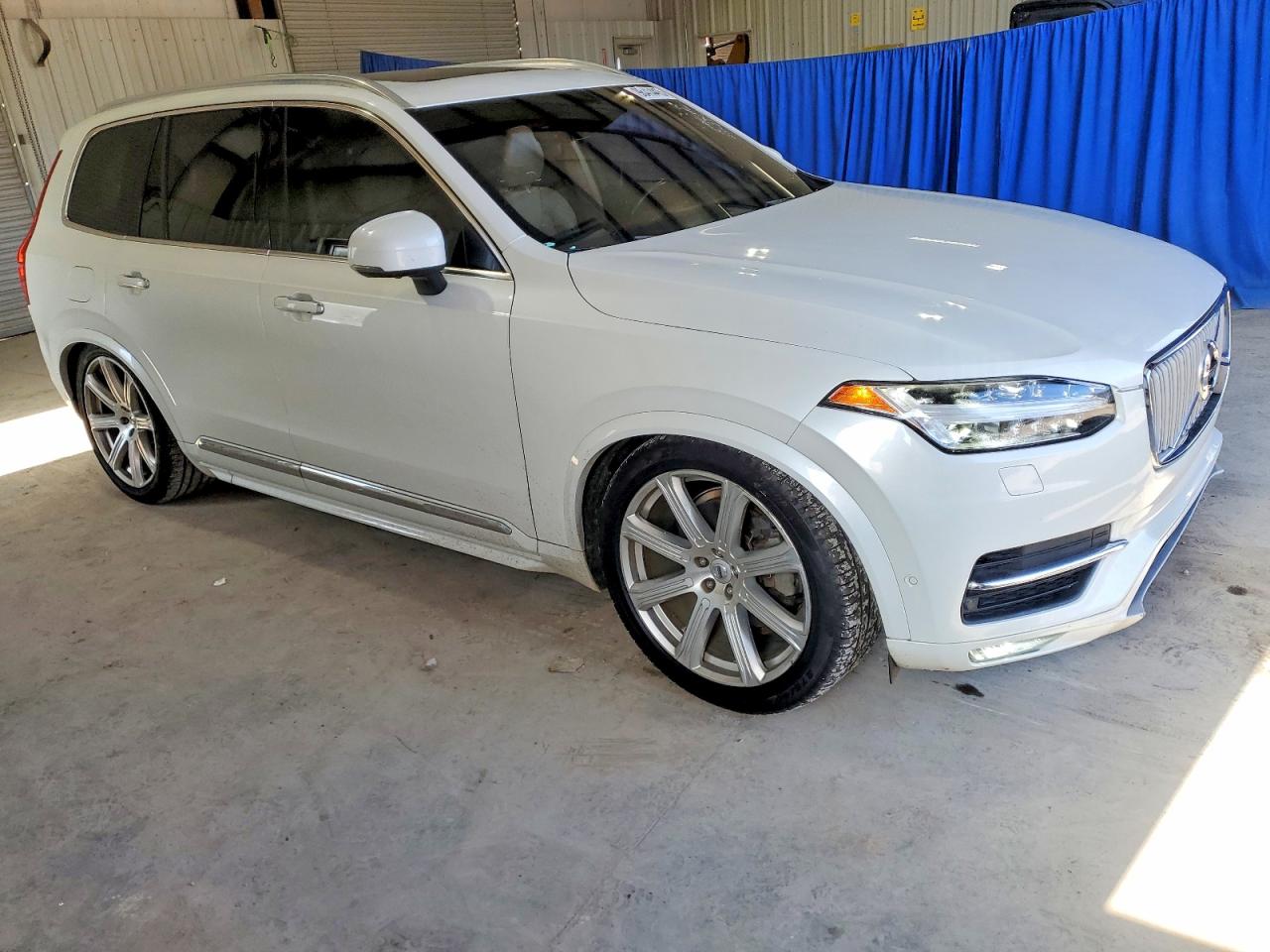2016 VOLVO XC90 T6 photo 4